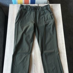 On the Fly Pant 7/8 Size 4 Olive